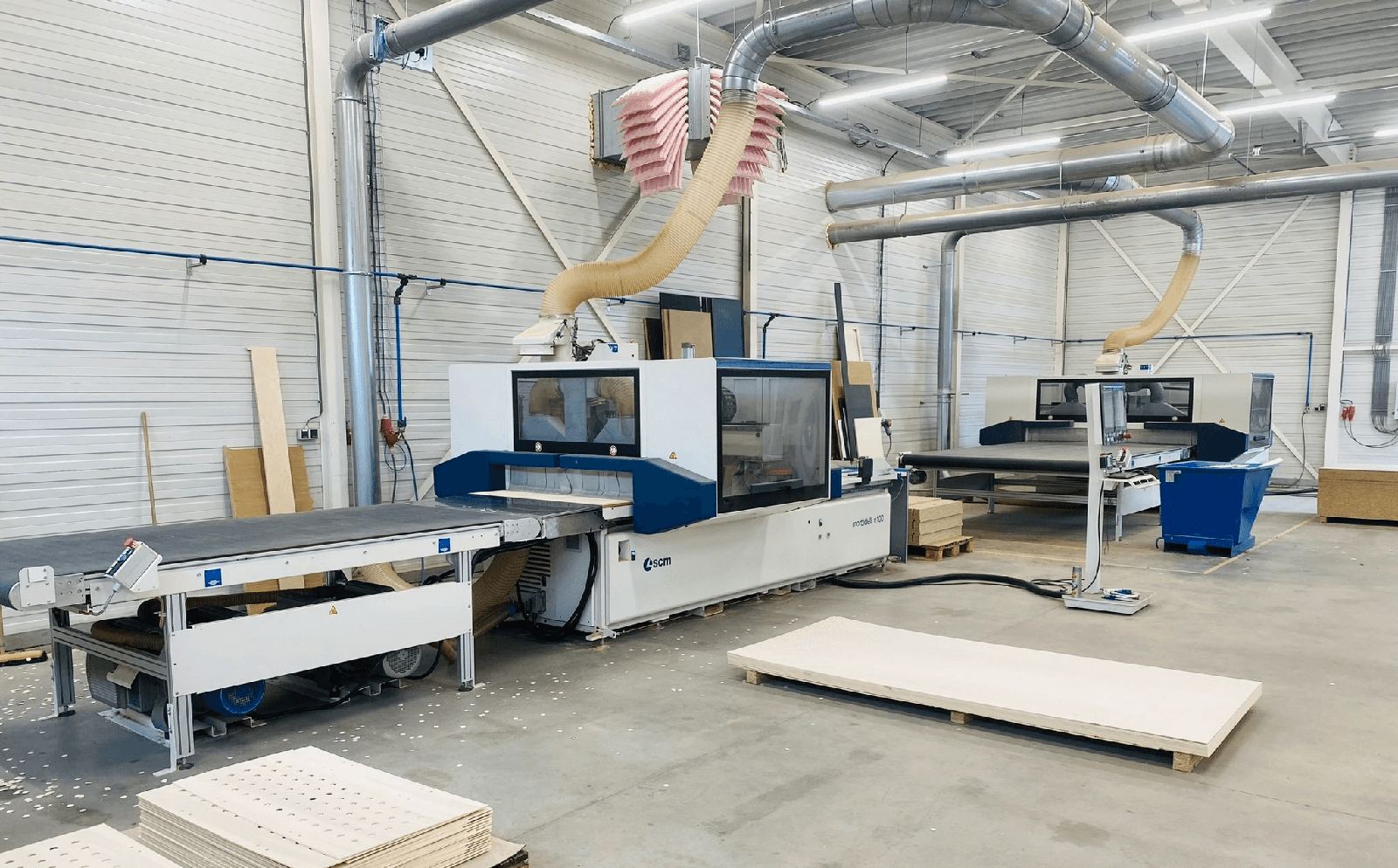 De tweede nestinglijn met automatisch laden en lossen